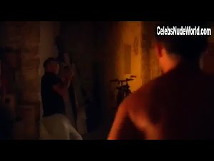 Claudia Semedo in O Crime do Padre Amaro (2005) 19