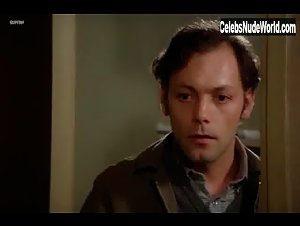 Claire Maurier in Un mauvais fils (1980) 6