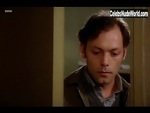 Claire Maurier in Un mauvais fils (1980) 7