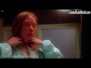 Cindy Daly nude, boobs scene in Carrie (1976) 20