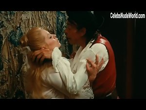 Christine Aurel in Mon oncle Benjamin (1969) 11