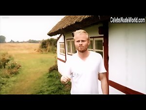 Christiane Schaumburg in Over kanten (2012) 11