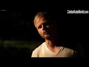 Christiane Schaumburg in Over kanten (2012) 17