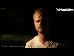 Christiane Schaumburg in Over kanten (2012) 20