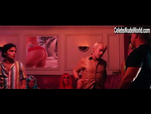 Chloe Goodman in Plastic (2014) 18