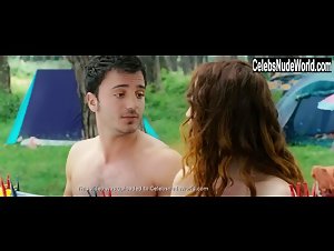 Chiara Francini in Maschi contro femmine (2010)