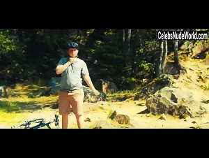 Celeste Buckingham in Bajkeri (2017) 7