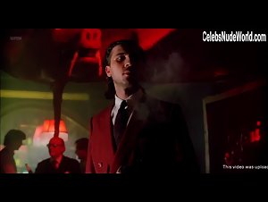 Cecilia Ortelli in El lado oscuro del corazon (1992) 16