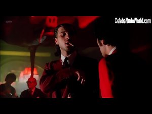 Cecilia Ortelli in El lado oscuro del corazon (1992) 18