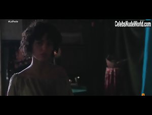 Cecilia Gomez in La peste (series) (2018) 19