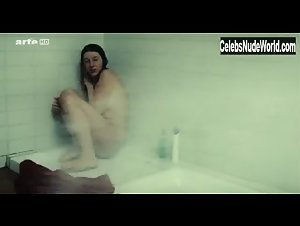 Cecilia Carponi in Un gioco da ragazze (2008) 13