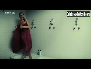 Cecilia Carponi in Un gioco da ragazze (2008) 3