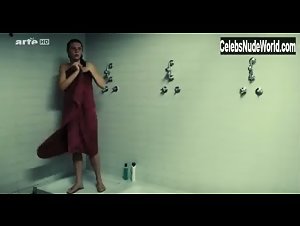 Cecilia Carponi in Un gioco da ragazze (2008) 4