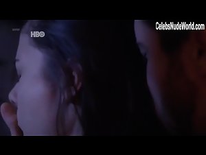 Carolina Borelli in O Negocio (series) (2013) 8
