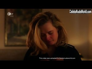 Caroline Hanke in Stubbe - Tod auf der Insel (2018) 12