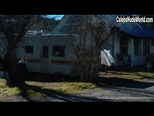 Gloria Vonn in Pineapple (2017) 13