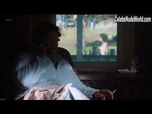 Gloria Vonn in Pineapple (2017) 18