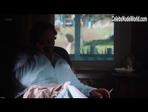 Gloria Vonn in Pineapple (2017) 19