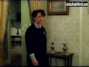 Graciela Borges in Los jinetes del alba (series) (1990) 3