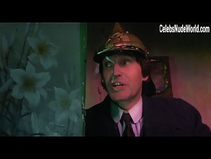 Halina Kowalska in Sanatorium pod klepsydra (1973) 19