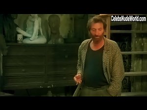 Hana Seidlova in Pupendo (2003) 17