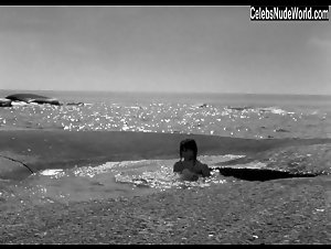 Harriet Andersson in Sommaren med Monika (1953) 12