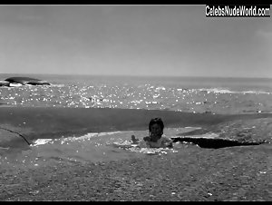 Harriet Andersson in Sommaren med Monika (1953) 13