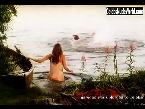 Harriet Harper in Virgin and the Gypsy (1970) 7