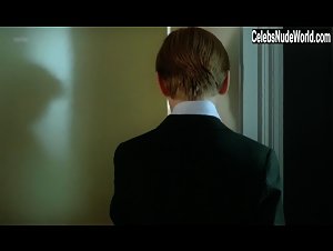 Helene Vincent in La vie est un long fleuve tranquille (1988) 1