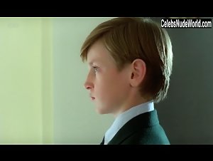 Helene Vincent in La vie est un long fleuve tranquille (1988) 9