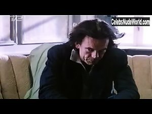 Heidi Holm Katzenelson in To mand i en sofa (1994) 10