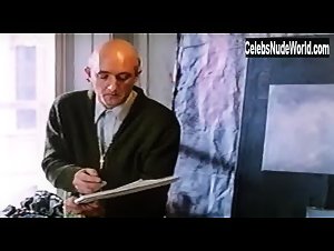 Heidi Holm Katzenelson in To mand i en sofa (1994) 6