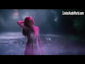 Ioana Anastasia Anton in Domnisoara Christina (2013) 10