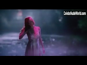 Ioana Anastasia Anton in Domnisoara Christina (2013) 11