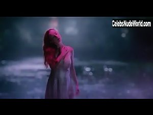Ioana Anastasia Anton in Domnisoara Christina (2013) 14