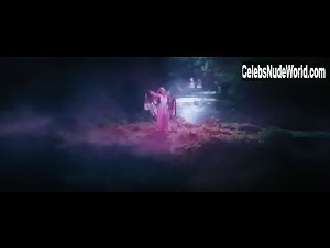 Ioana Anastasia Anton in Domnisoara Christina (2013) 2