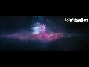 Ioana Anastasia Anton in Domnisoara Christina (2013) 7