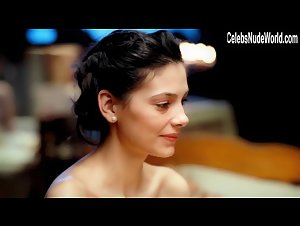 Iulia Verdes in Brancusi din eternitate (2014) 7