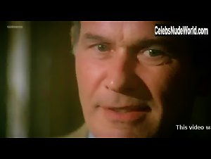 Ivana Monti in Luca il contrabbandiere (1980) 14