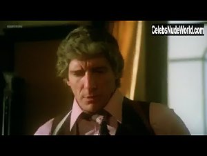 Ivana Monti in Luca il contrabbandiere (1980) 19