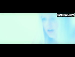 Joanna Ignaczewska in Scopia Effect (2014) 14
