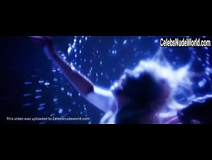 Joanna Ignaczewska in Scopia Effect (2014)