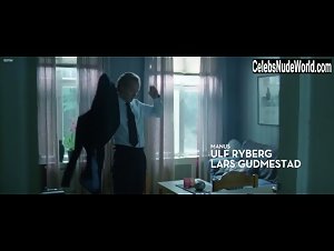 Julie R. Olgaard in Hodejegerne (2011) 16