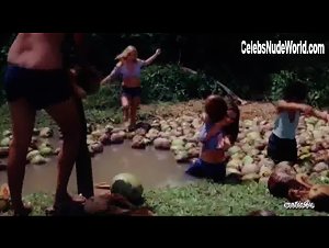 Karen McKevic in Big Bird Cage (1972) 11