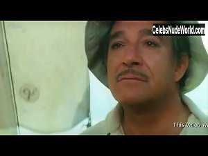 Karina Verlier in La stanza del vescovo (1977) 11