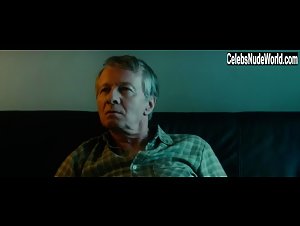 Karolina B&#261;ka&#322;a in Anatomia z&#322;a (2015) 5