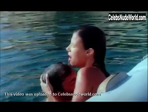 Karyofyllia Karabeti in Eleftheri katadysi (1995) 13