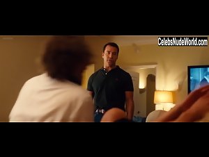 Kayla Collins in Entourage - The Movie (2015) 17