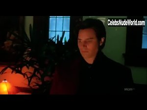 Kelli Johnson in Illegal in Blue (1995) 12