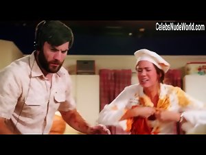 Kristen Wiig Lingerie , Explicit in Welcome to Me (2014) 14